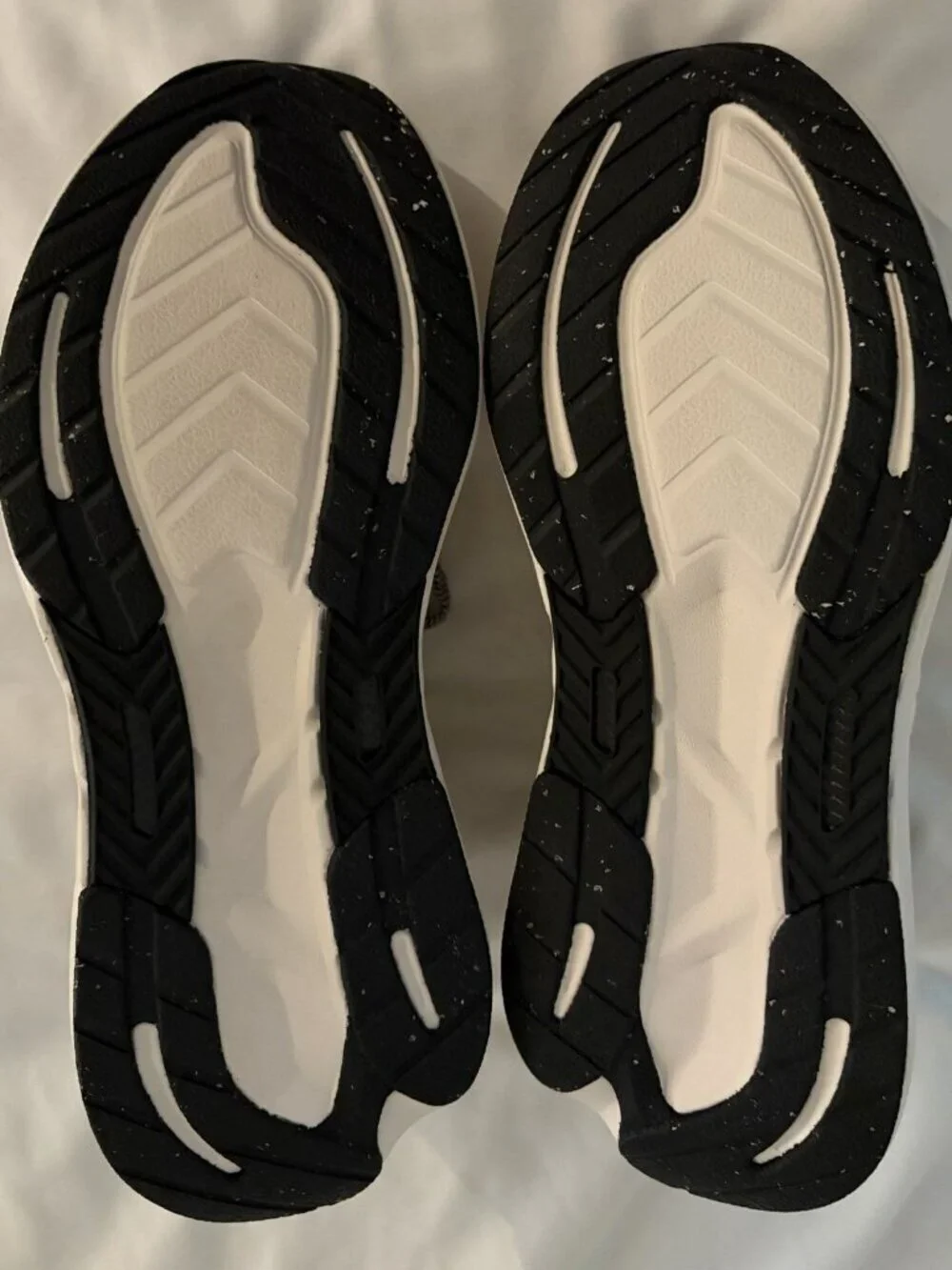 Rabbit Womens Shoes Dream Chaser Size 10 Training/Running White Black